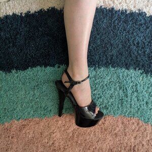 Elle Black Platform Heels Size 9